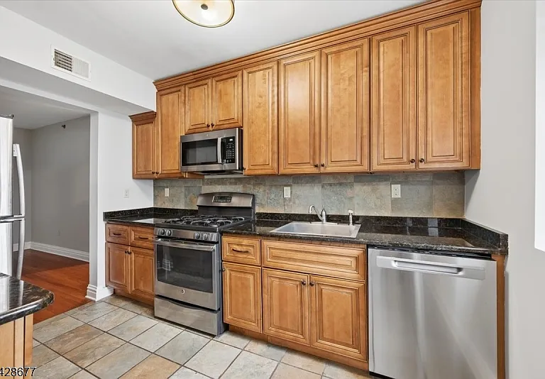 28 W Main St #2D — Photo 7
