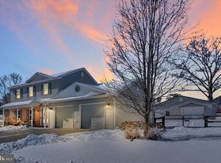 1384 Perry Dr, Denver, PA 17517