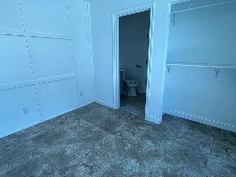 1515 E Rowland Ave — Photo 15