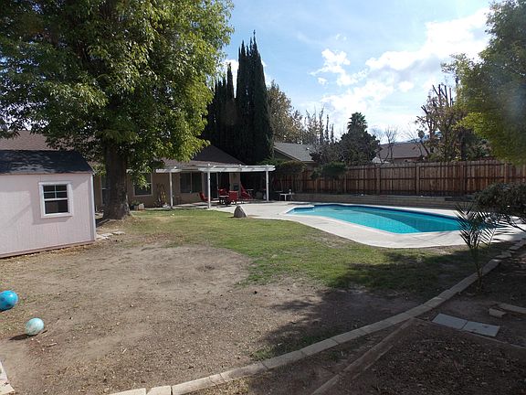 5th image of 2060 Woodlawn Dr