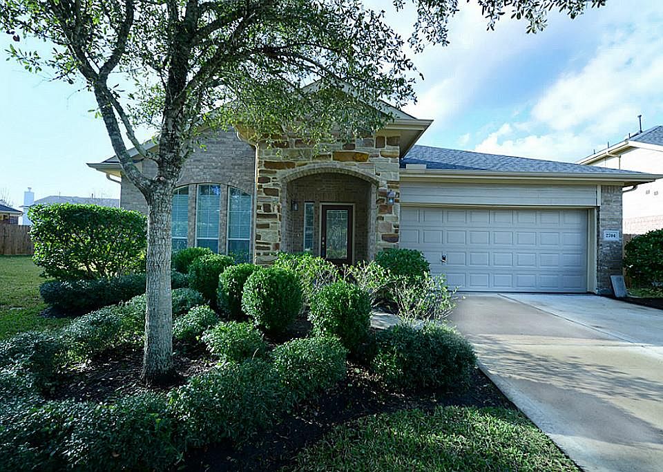 1st image of 2704 Park Springs Dr