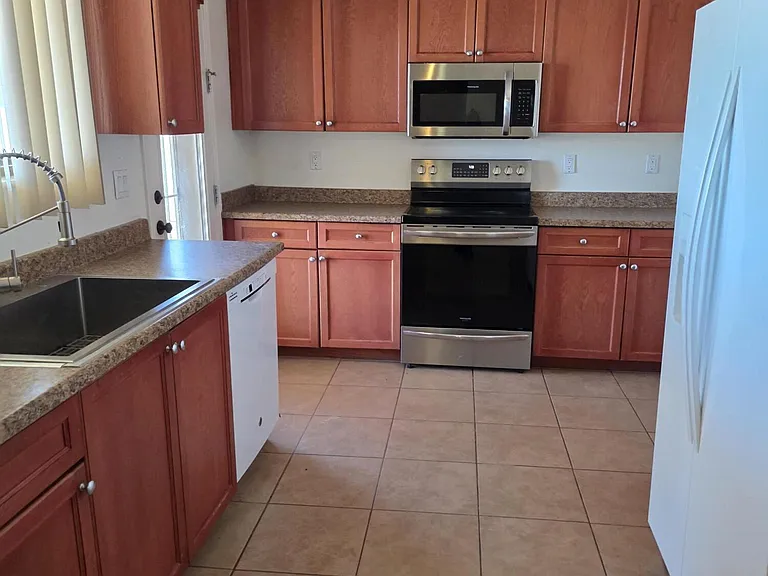 12600 W Diaz Dr — Photo 5