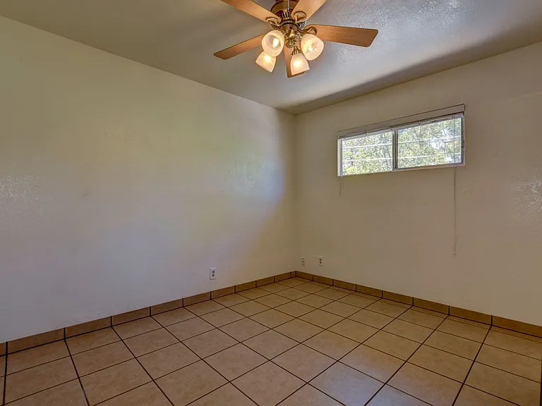 278 S Hardin St — Photo 13