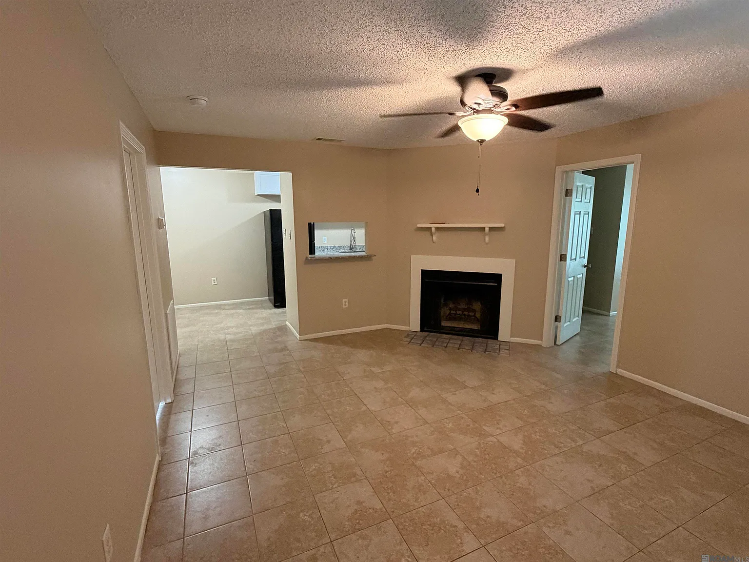 2 bed, 1002 sqft, $980 — Photo 1