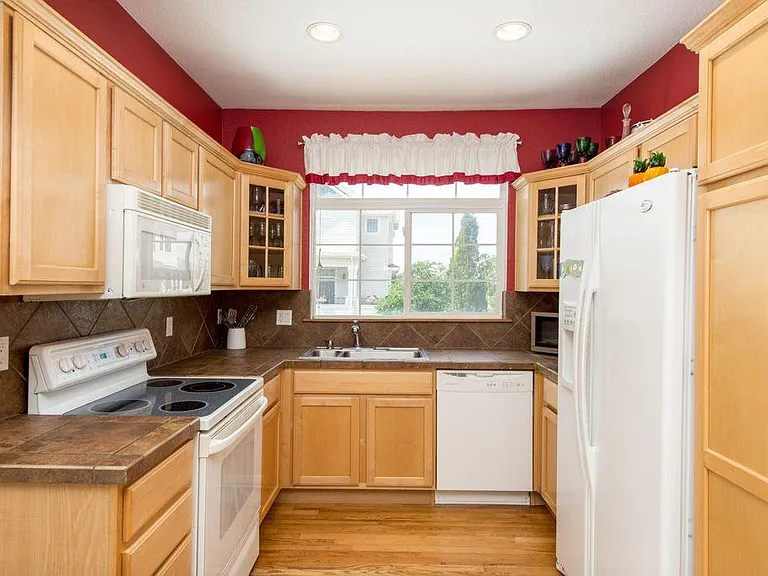 1428 S Dayton Cir — Photo 17