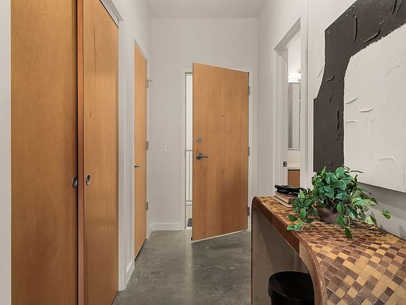 2nd image of 1247 Martin St APT 303