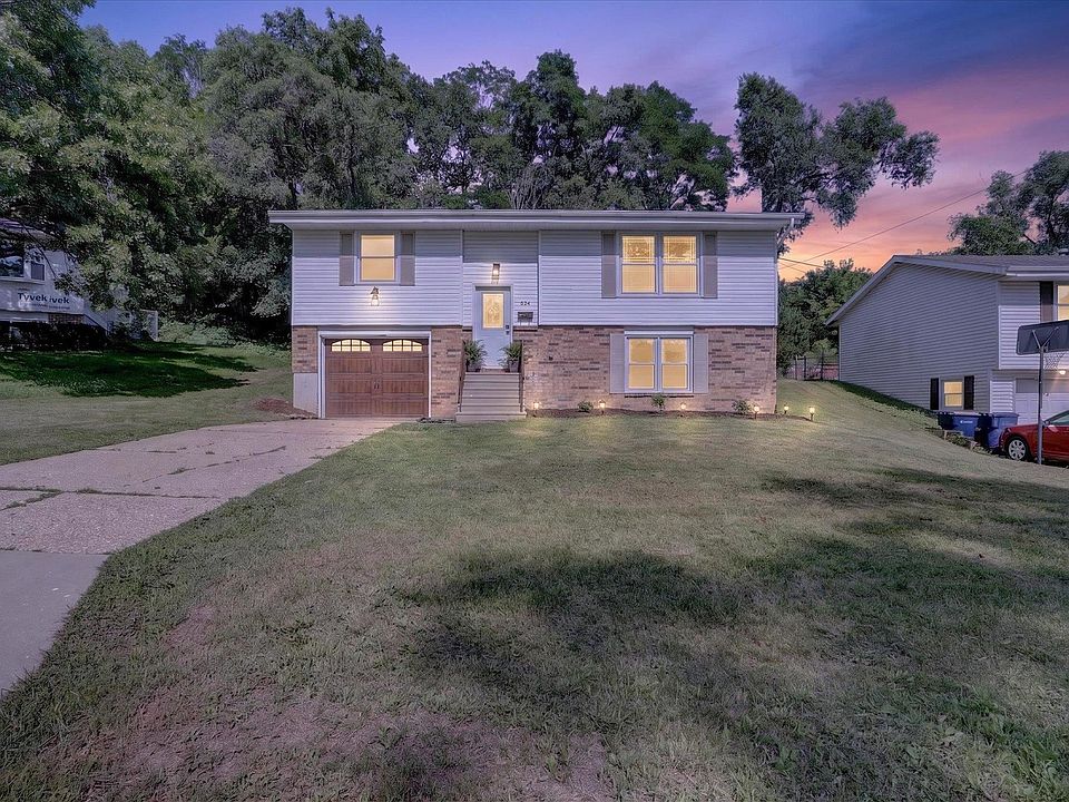 1st image of 624 Williams St