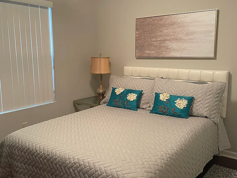 Ashland Manor Dr — Photo 16