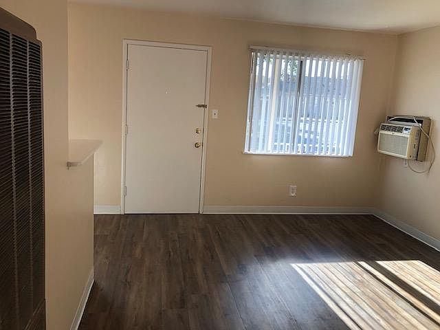 1st image of 413 Elliot St #14