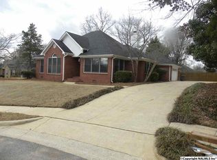 203 Glenridge Ct SW, Huntsville, AL 35824