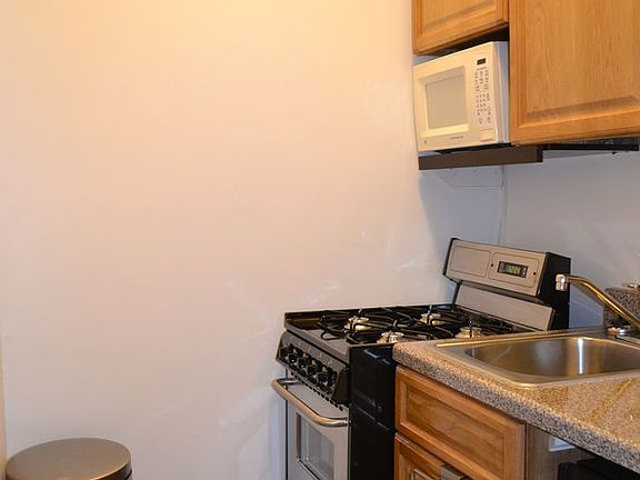 5th image of 336 E 82nd St APT 2A