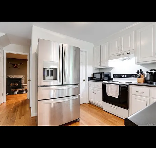 8571 Woodlake Dr — Photo 4