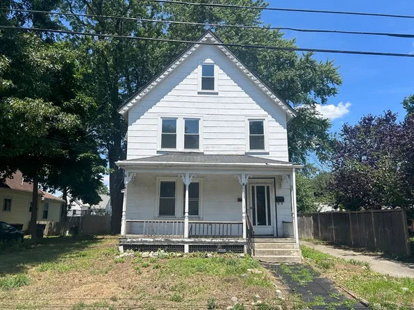 36 Harrison St, Framingham, MA 01702
