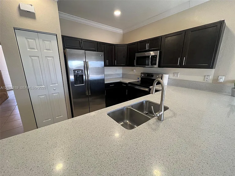 11561 SW 248th Ter #11561 — Photo 2