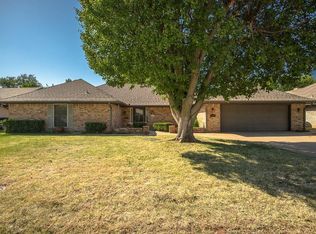 8409 Lakeaire Dr, Oklahoma City, OK 73132
