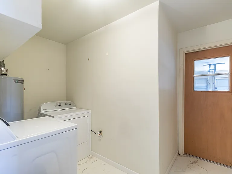 2609 Madison Ave — Photo 40