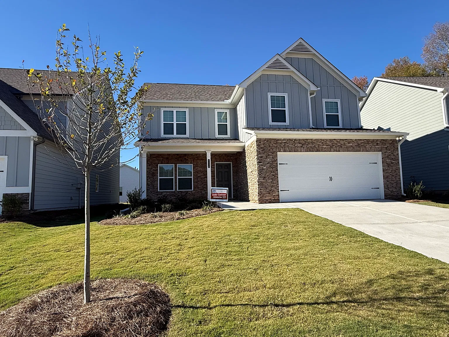 4 bed, 2.5 bath, 2024 sqft, $2,500 — Photo 2
