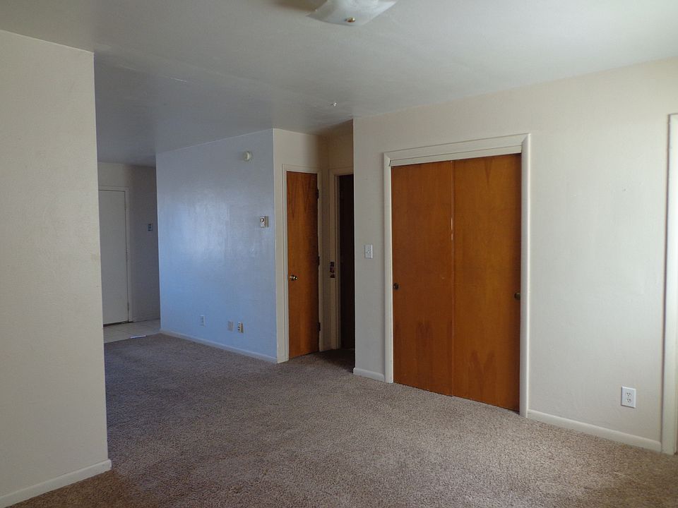 1st image of 713 Cedar Dr APT 19