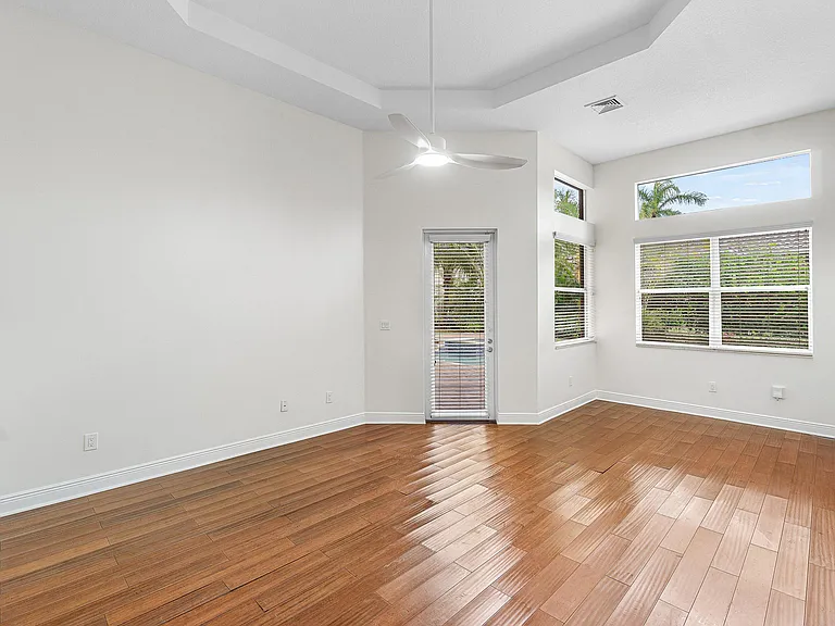 6641 Conch Ct — Photo 24