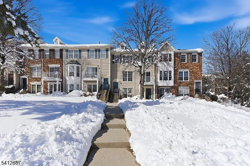 196 Sapphire Ln photo 1