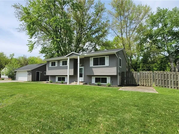 364 Abbe Rd, Sheffield Lake, OH 44054