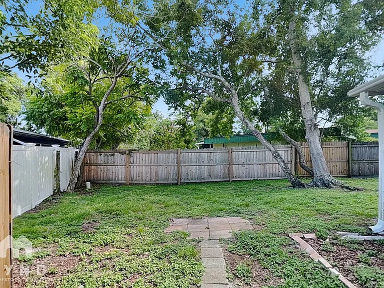 209 Banyan Ct — Photo 21
