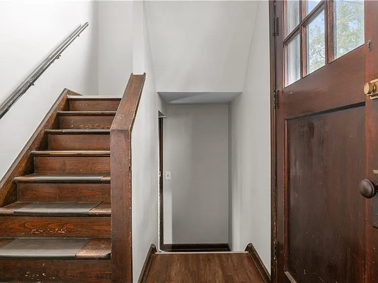 123 Kimberly Ave #LOWER — Photo 4