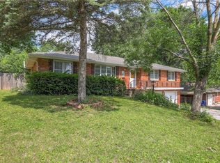 7512 N Wyandotte St, Gladstone, MO 64118