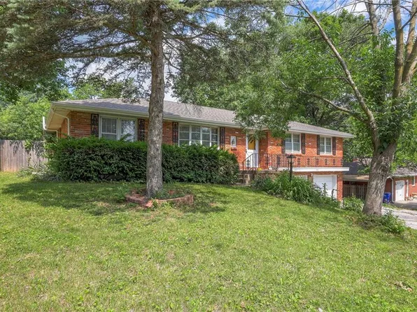 7512 N Wyandotte St, Gladstone, MO 64118