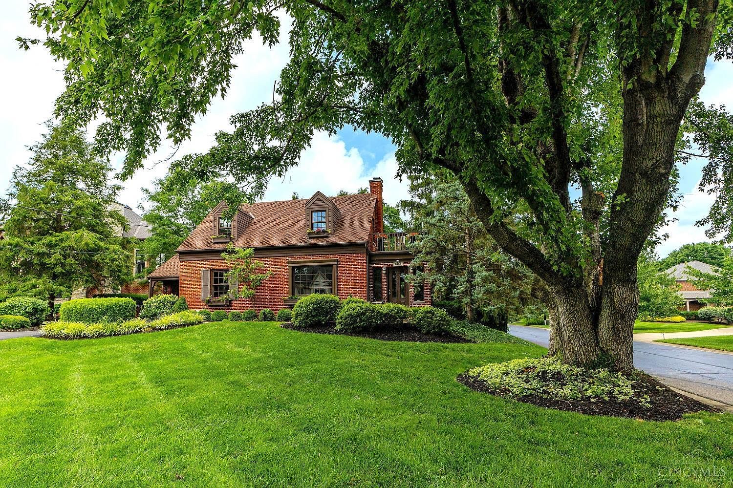 9844 Zig Zag Rd, Cincinnati, OH 45242 | Zillow