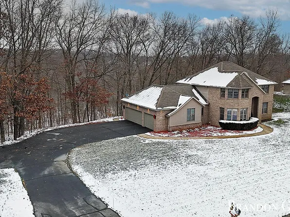 6754 Chancery Dr SE, Alto, MI 49302