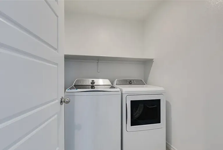 Benhill Grove Ct — Photo 18