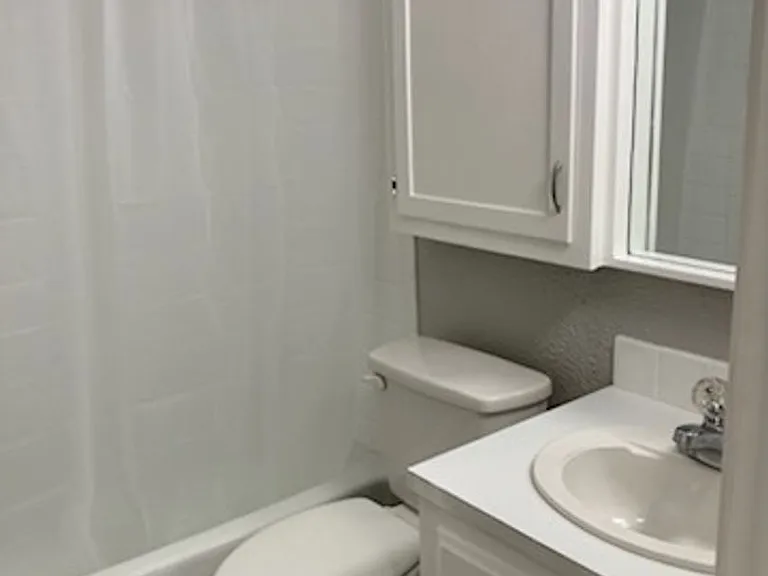 2220 SW 29th Ter #14 — Photo 9