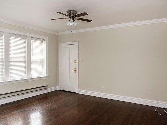 4th image of 3815-23 N Greenview Ave #3819.5-2E