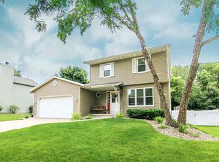 728 Willow Run St, Cottage Grove, WI 53527