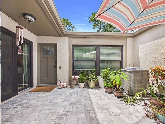 4th image of 407 MEADOWOOD BOULEVARD