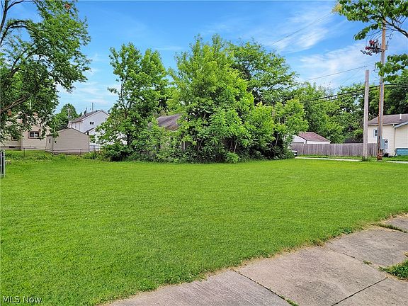 4th image of 1091 Pitkin Ave