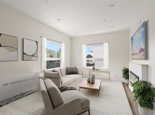 1102 Esquimalt Rd #B407, Esquimalt, BC V9A3N3