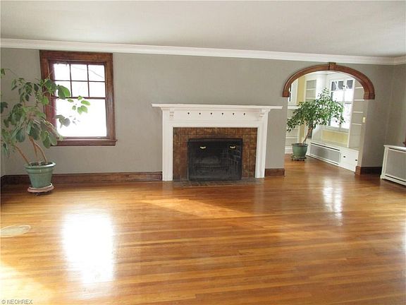 3rd image of 16907 Aldersyde Dr