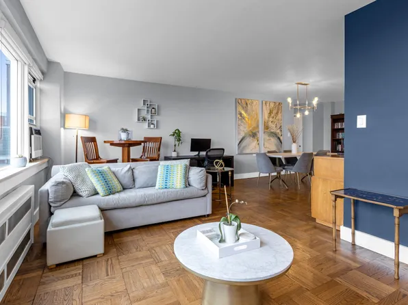 4555 Henry Hudson Pkwy W image 3 of 40