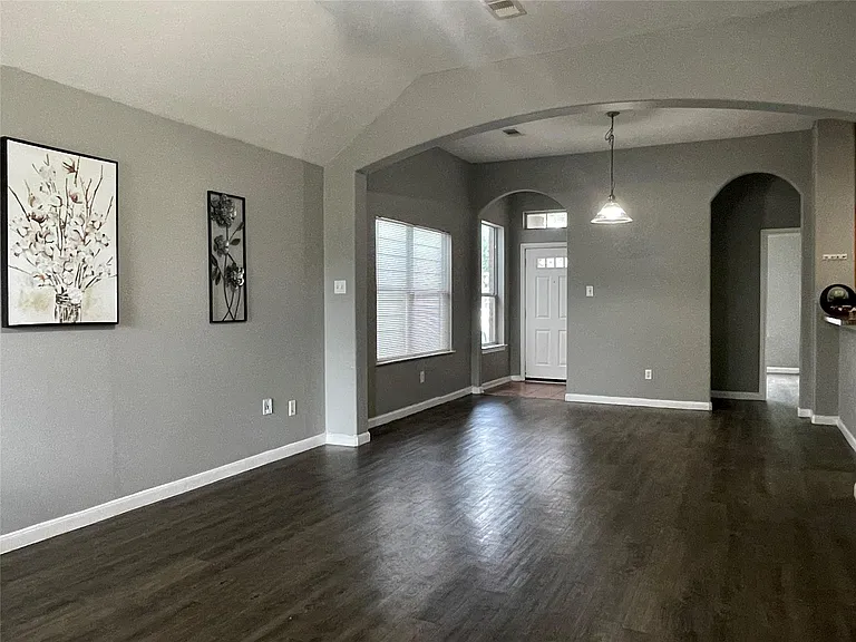 811 Forest Hillside Ln — Photo 10