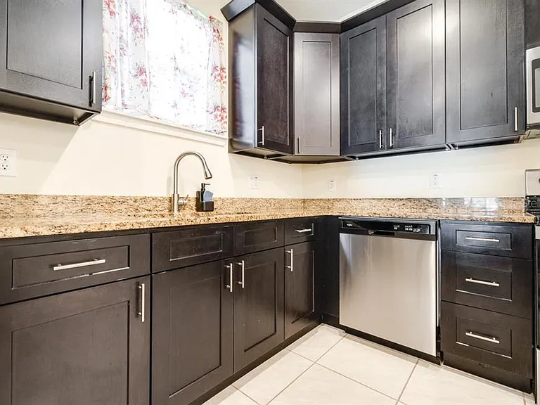 520 Nogales Ct — Photo 16