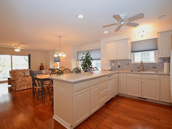 5th image of 134 59th St #W
