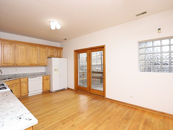4th image of 4233 N Kenmore Ave #N3