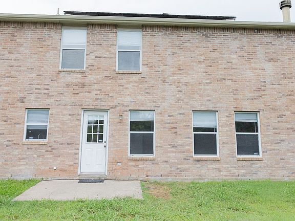 2nd image of 1735 Spinnaker Way