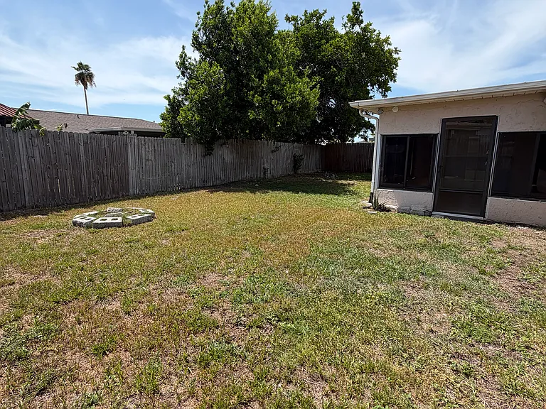 9135 Haverford Ln — Photo 10