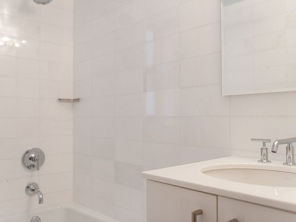5th image of 30 Park Ave APT 07M