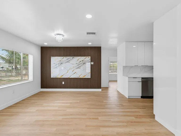 608 Fairfax Rd — Photo 15