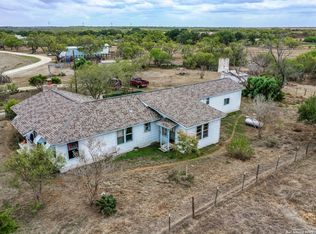 1063 County Road 134, Floresville, TX 78114
