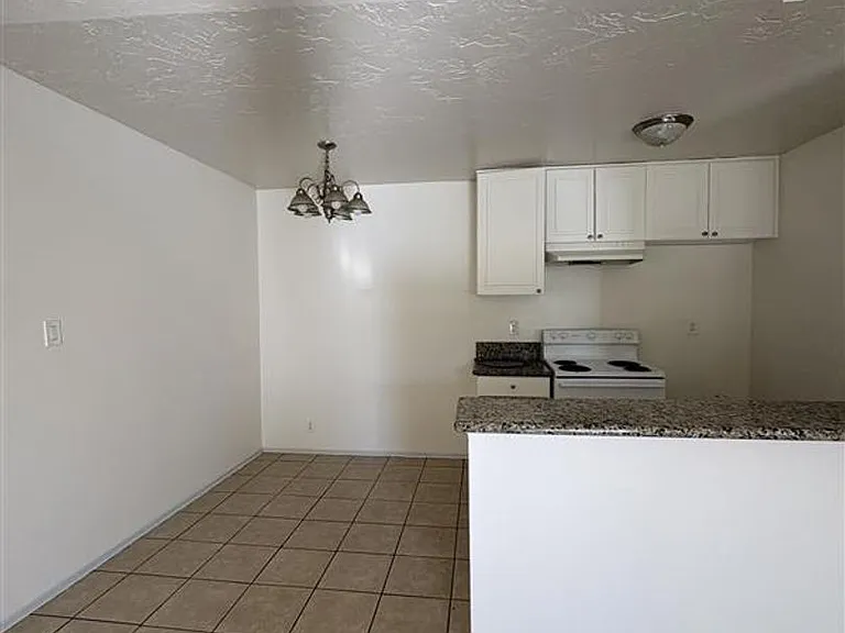 5505 Ackerfield Ave in Long Beach — Photo 2